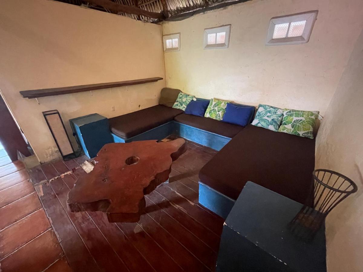 Johnnys Place Hotel Monterrico Exterior photo