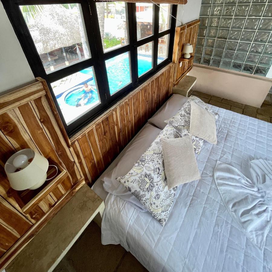 Johnnys Place Hotel Monterrico Exterior photo