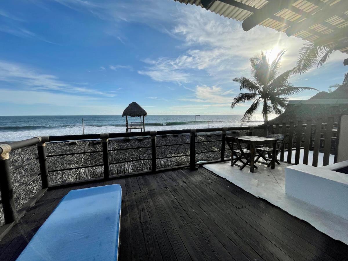 Johnnys Place Hotel Monterrico Exterior photo